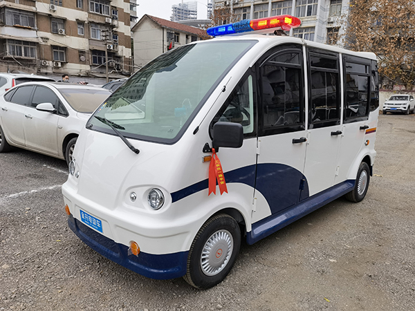 街道電動巡邏車